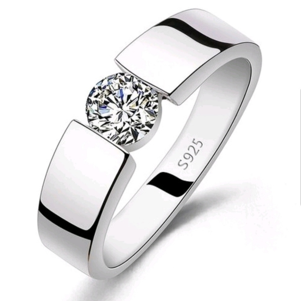 Stunning! diamond style wedding or engagement Ring